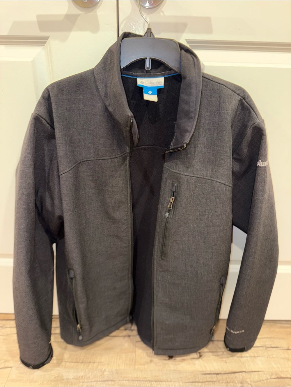 Columbia Men's Gray Lightweight Softshell Jacket
